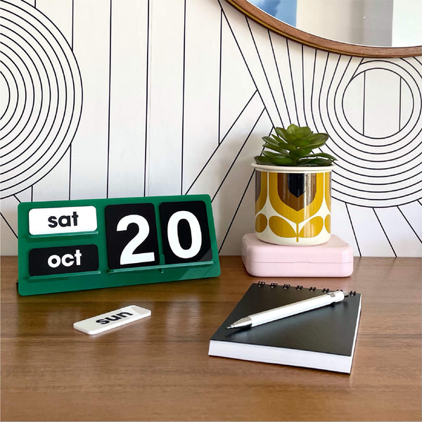 MONO POP FOREVER DESK CALENDAR (SPECIAL EDITION)