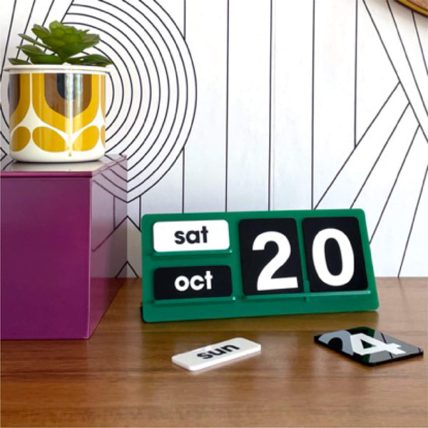 MONO POP FOREVER DESK CALENDAR (SPECIAL EDITION)