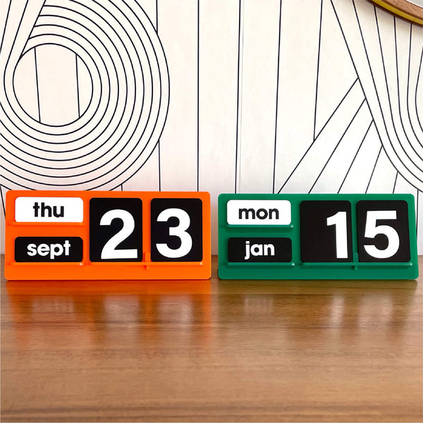 MONO POP FOREVER DESK CALENDAR (SPECIAL EDITION)