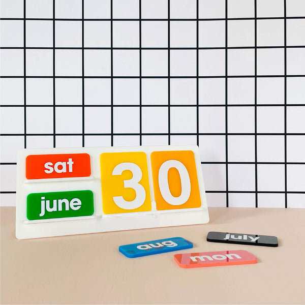 BESPOKE COLOUR FOREVER DESK CALENDAR