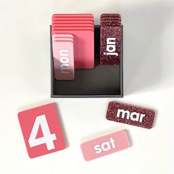 PERFECTLY PINK FOREVER DESK CALENDAR (SPECIAL EDITION)