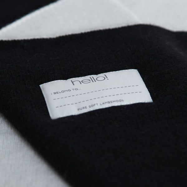tullibee knitted blanket YAY black hello label close up