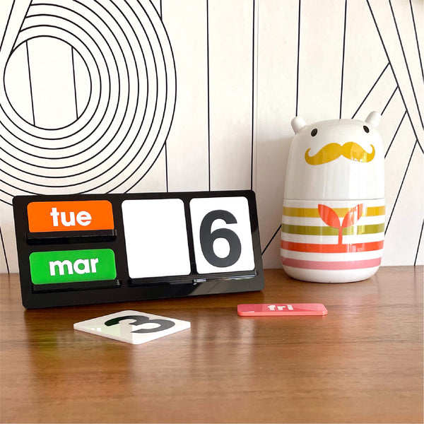 COLOUR POP FOREVER DESK CALENDAR (SPECIAL EDITION)