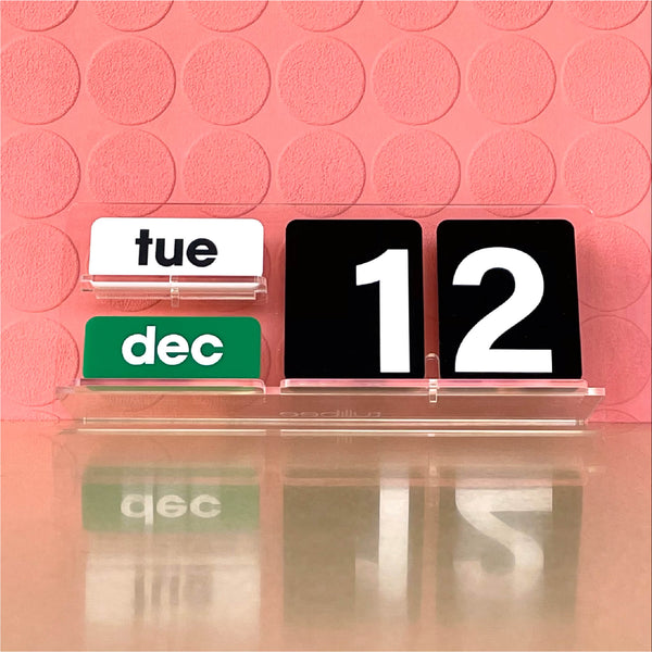 BESPOKE COLOUR FOREVER DESK CALENDAR