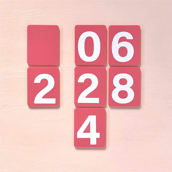 PERFECTLY PINK FOREVER DESK CALENDAR (SPECIAL EDITION)