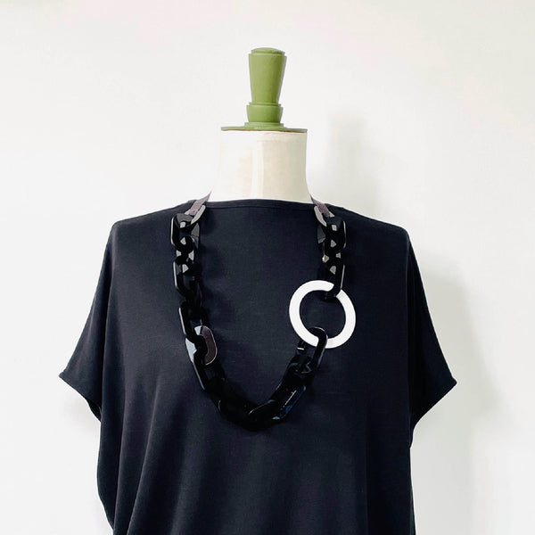 'ONE-OF-A-KIND' MONOCHROME BIG CIRCLE NECKLACE